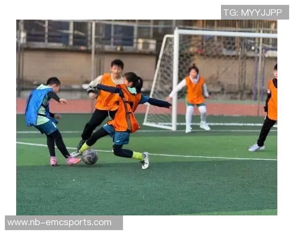 足球补考：重拾激情与梦想的赛场之旅